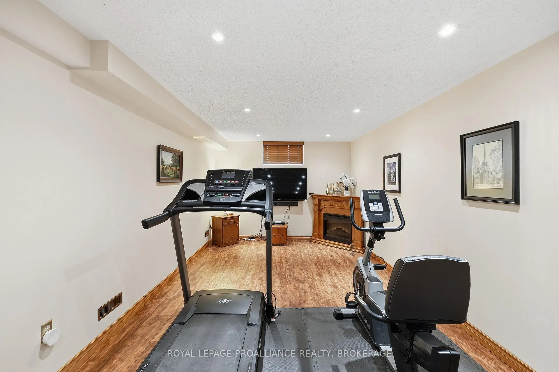 Photo 38 of 611 Rankin Crescent, Kingston, South of Taylor-Kidd Blvd — HOMEH