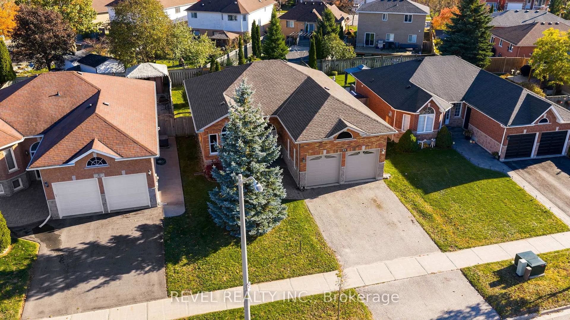 Photo 2 of 77 Marsellus Drive, Barrie, Holly — HOMEH