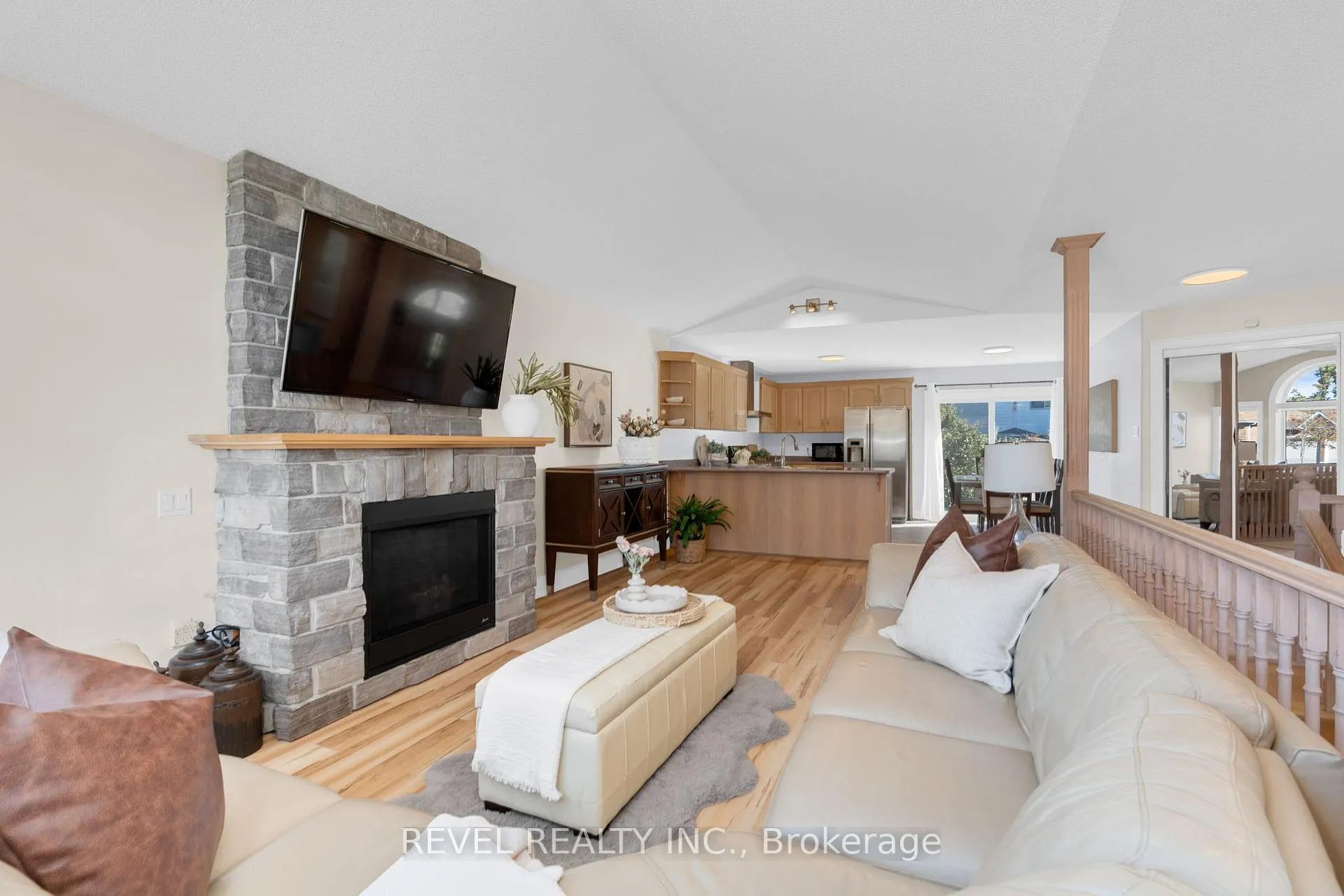 Photo 6 of 77 Marsellus Drive, Barrie, Holly — HOMEH