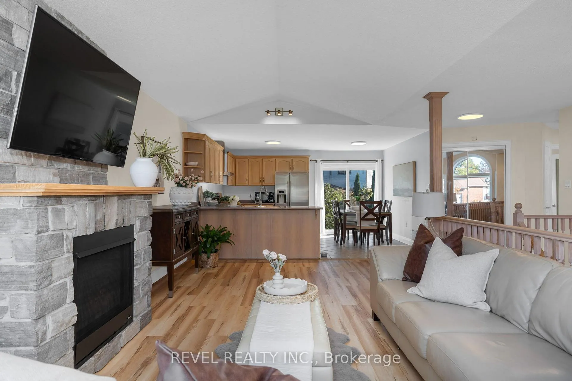 Photo 7 of 77 Marsellus Drive, Barrie, Holly — HOMEH