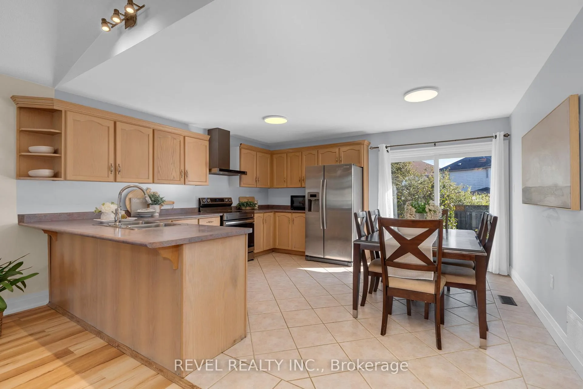 Photo 8 of 77 Marsellus Drive, Barrie, Holly — HOMEH