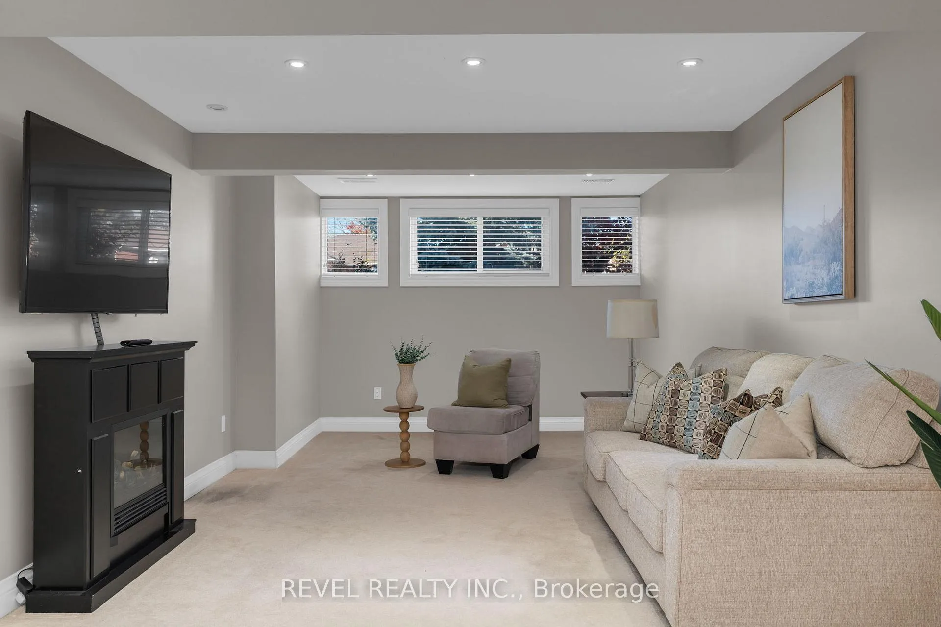 Photo 19 of 77 Marsellus Drive, Barrie, Holly — HOMEH