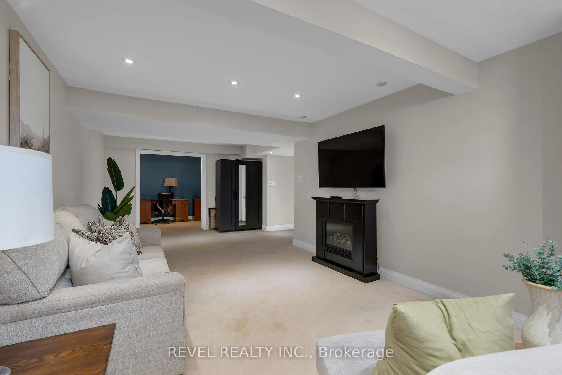 Photo 20 of 77 Marsellus Drive, Barrie, Holly — HOMEH