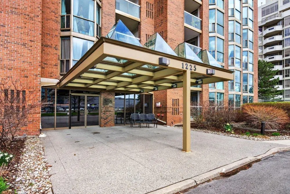 Photo 2 of Unit 307, 1225 North Shore Boulevard E, Burlington, Brant — HOMEH