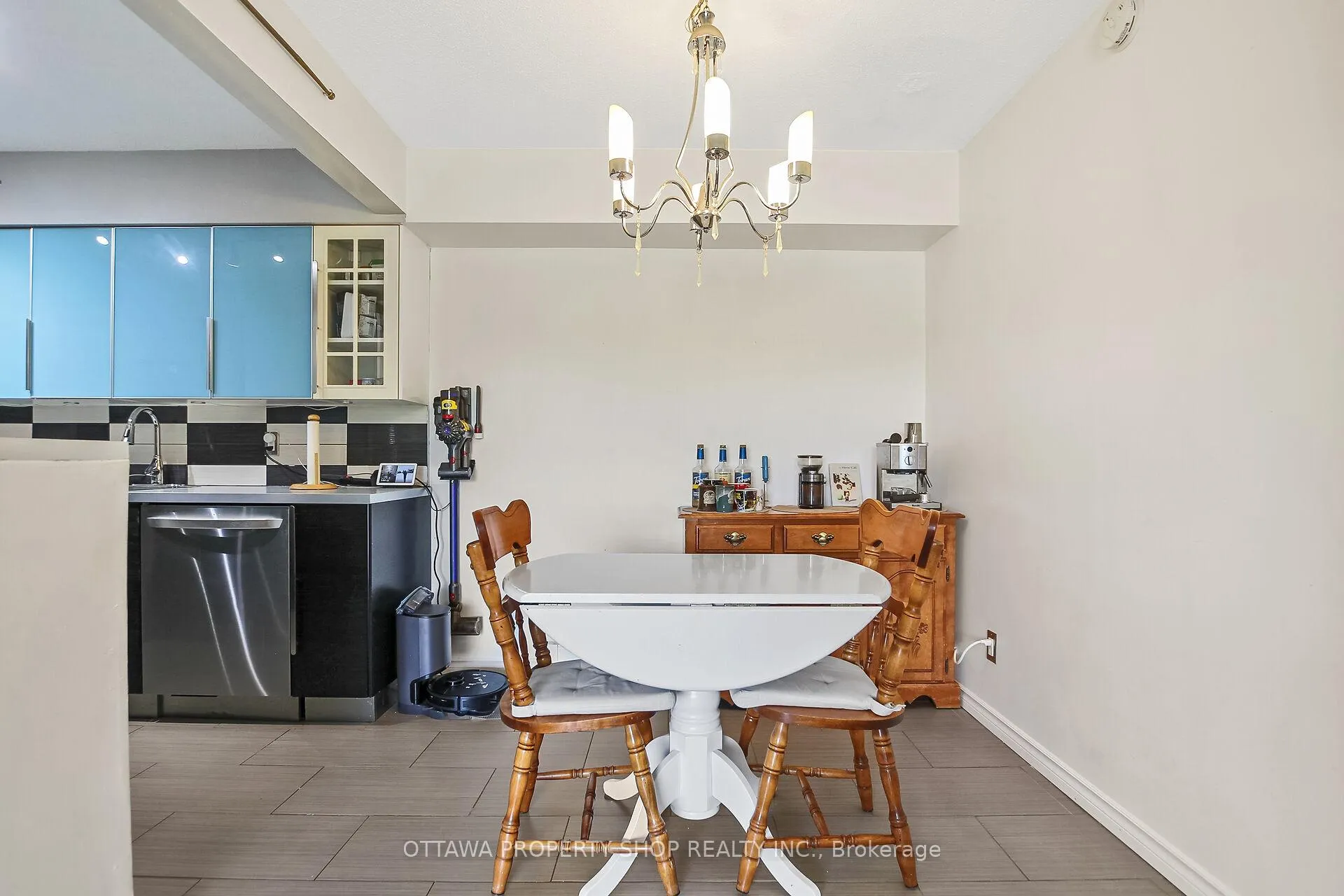Photo 7 of 1F Banner Road, Ottawa, Sheahan Estates/Trend Village — HOMEH