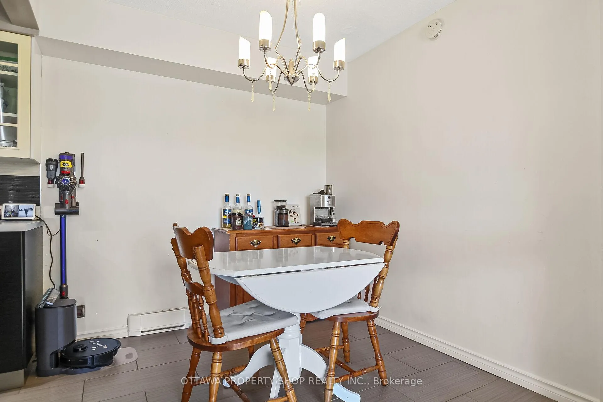 Photo 8 of 1F Banner Road, Ottawa, Sheahan Estates/Trend Village — HOMEH