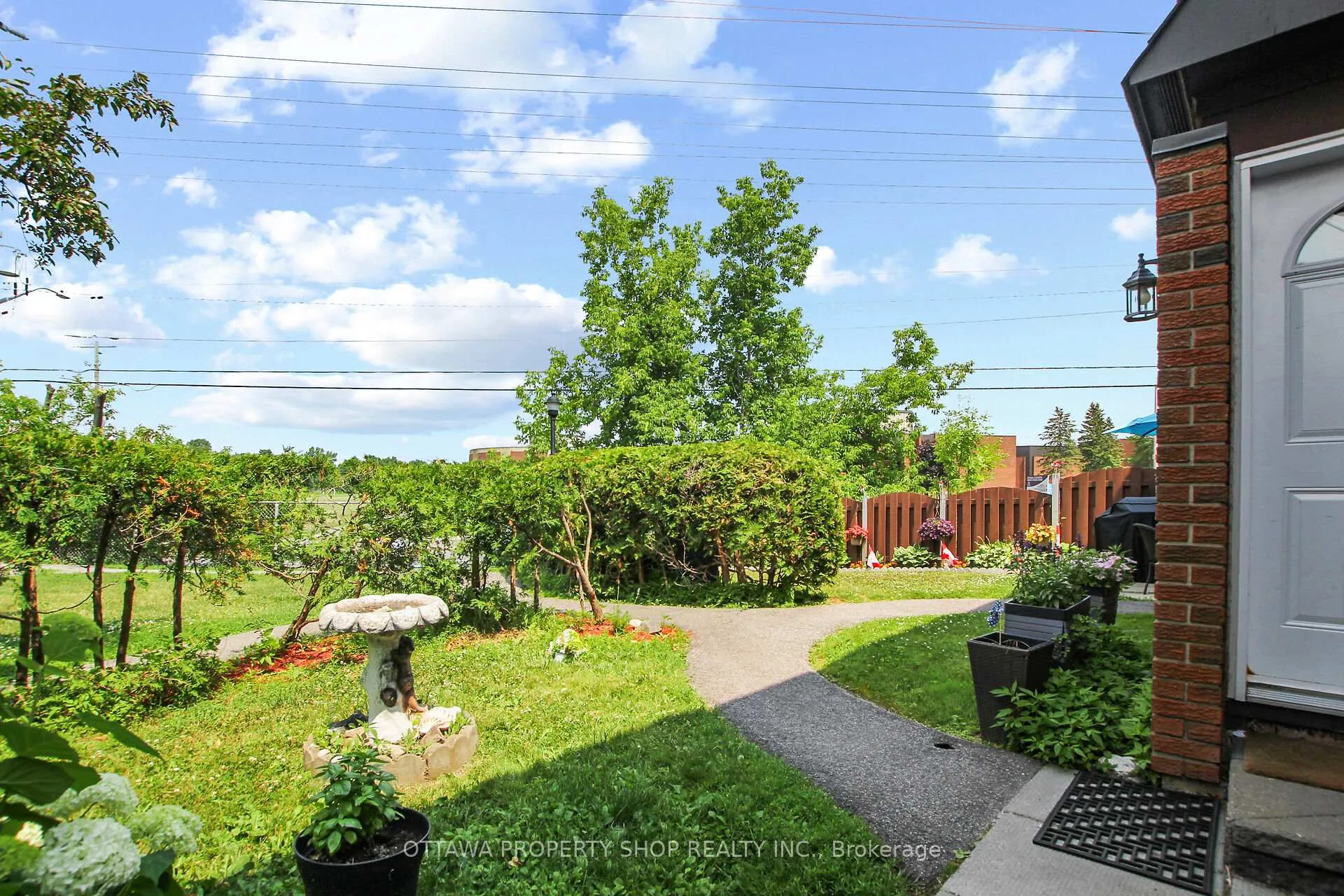Photo 25 of 1F Banner Road, Ottawa, Sheahan Estates/Trend Village — HOMEH