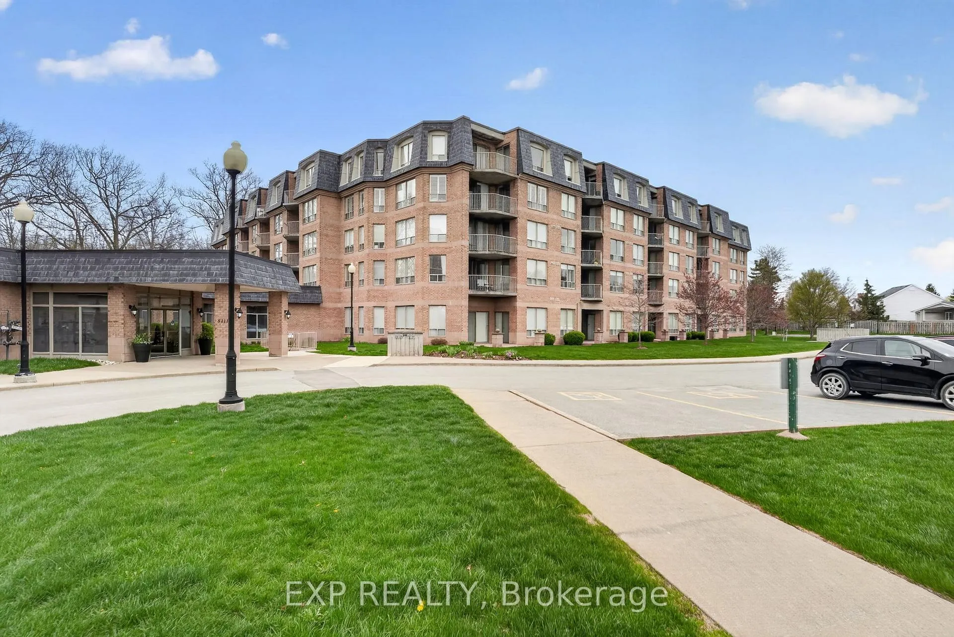 Photo 2 of Unit 301, 8111 Forest Glen Drive, Niagara Falls, Mt. Carmel — HOMEH