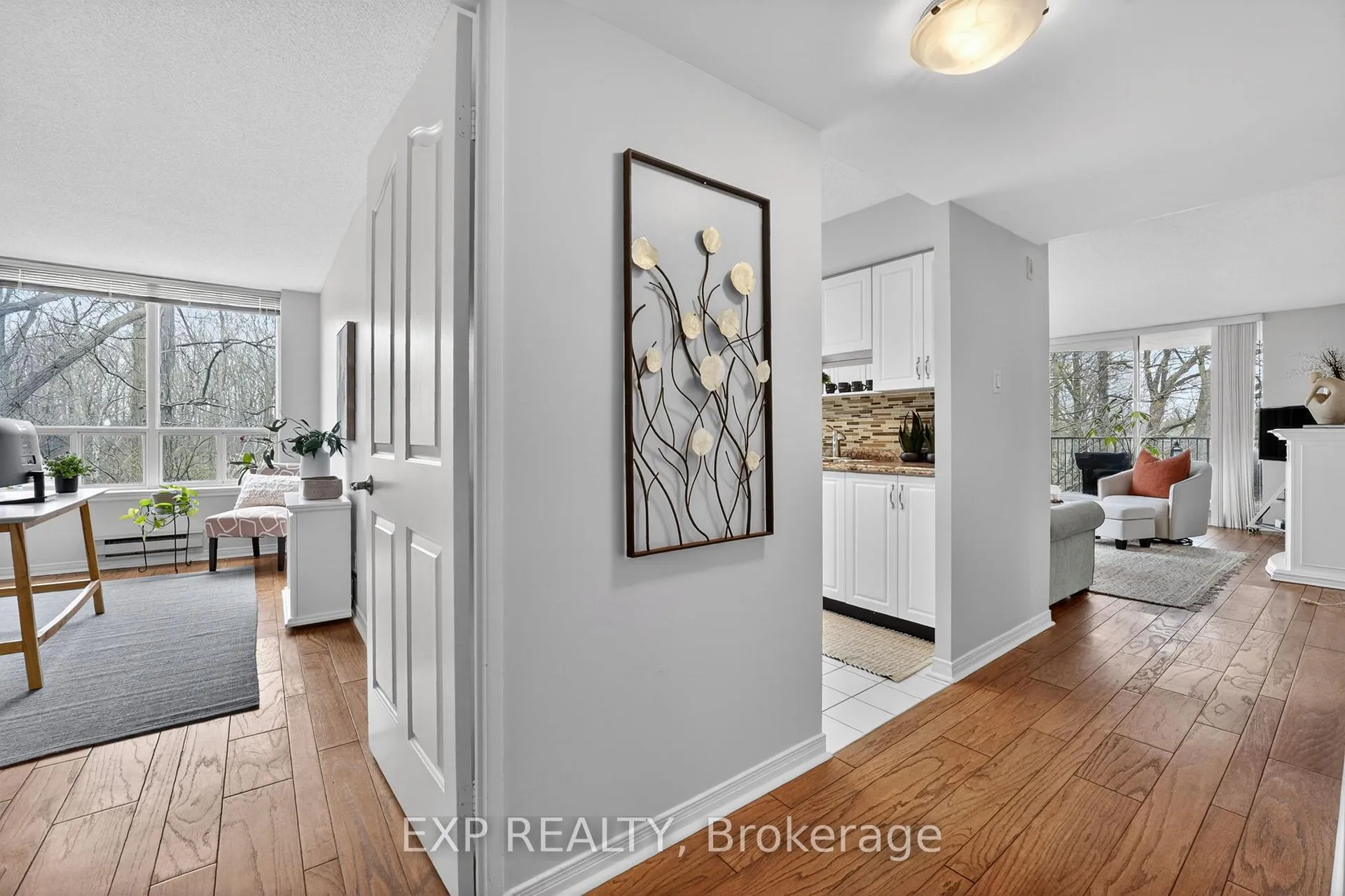 Photo 10 of Unit 301, 8111 Forest Glen Drive, Niagara Falls, Mt. Carmel — HOMEH