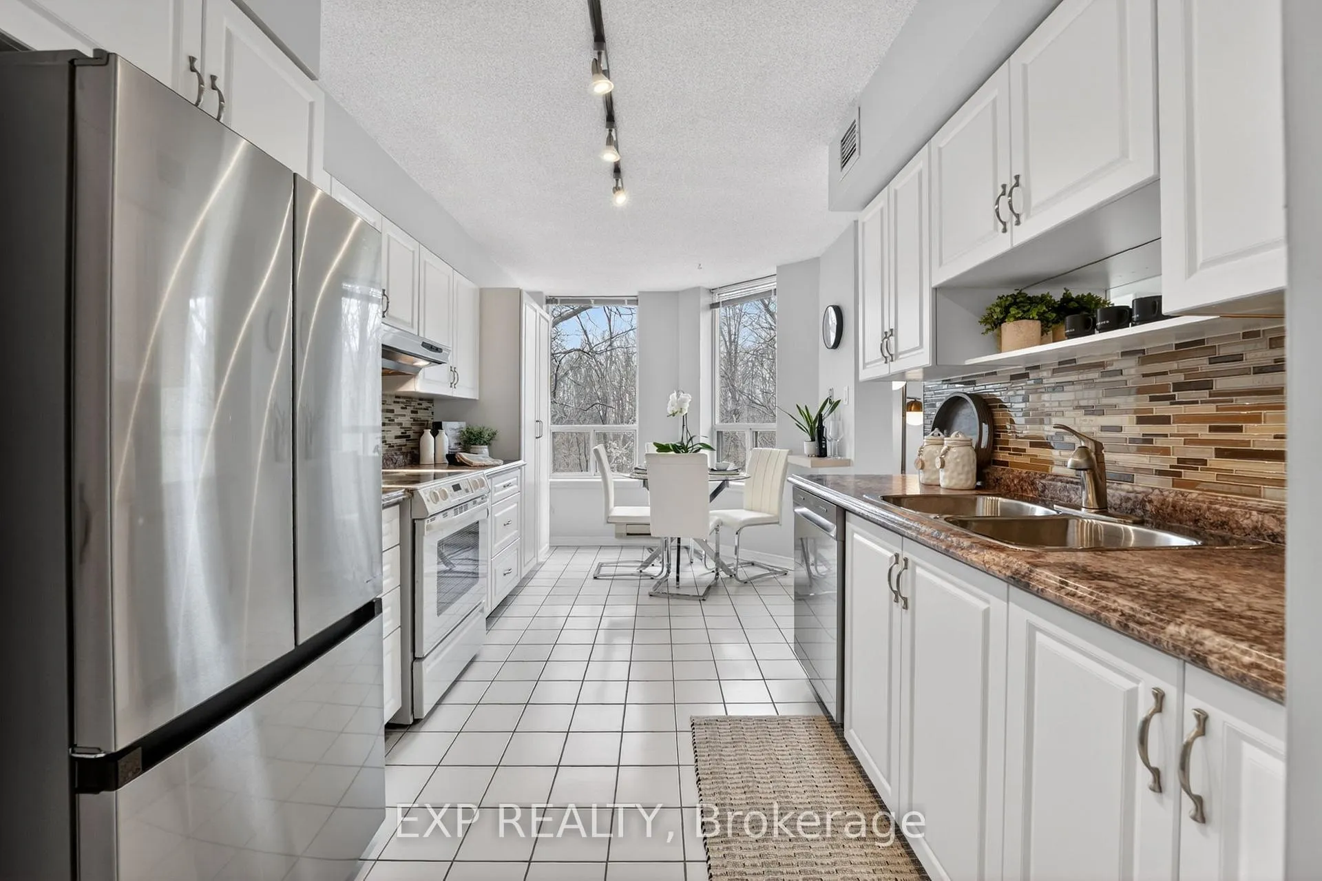 Photo 14 of Unit 301, 8111 Forest Glen Drive, Niagara Falls, Mt. Carmel — HOMEH