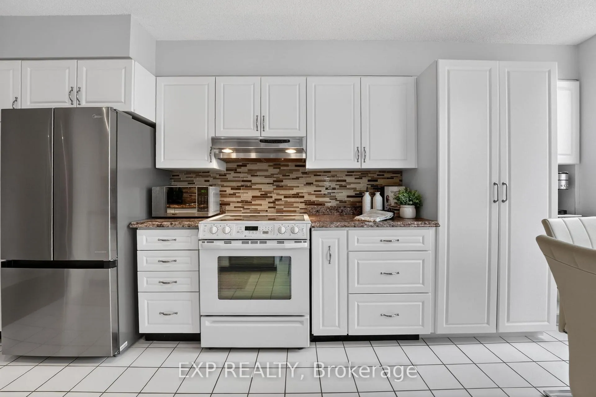 Photo 15 of Unit 301, 8111 Forest Glen Drive, Niagara Falls, Mt. Carmel — HOMEH