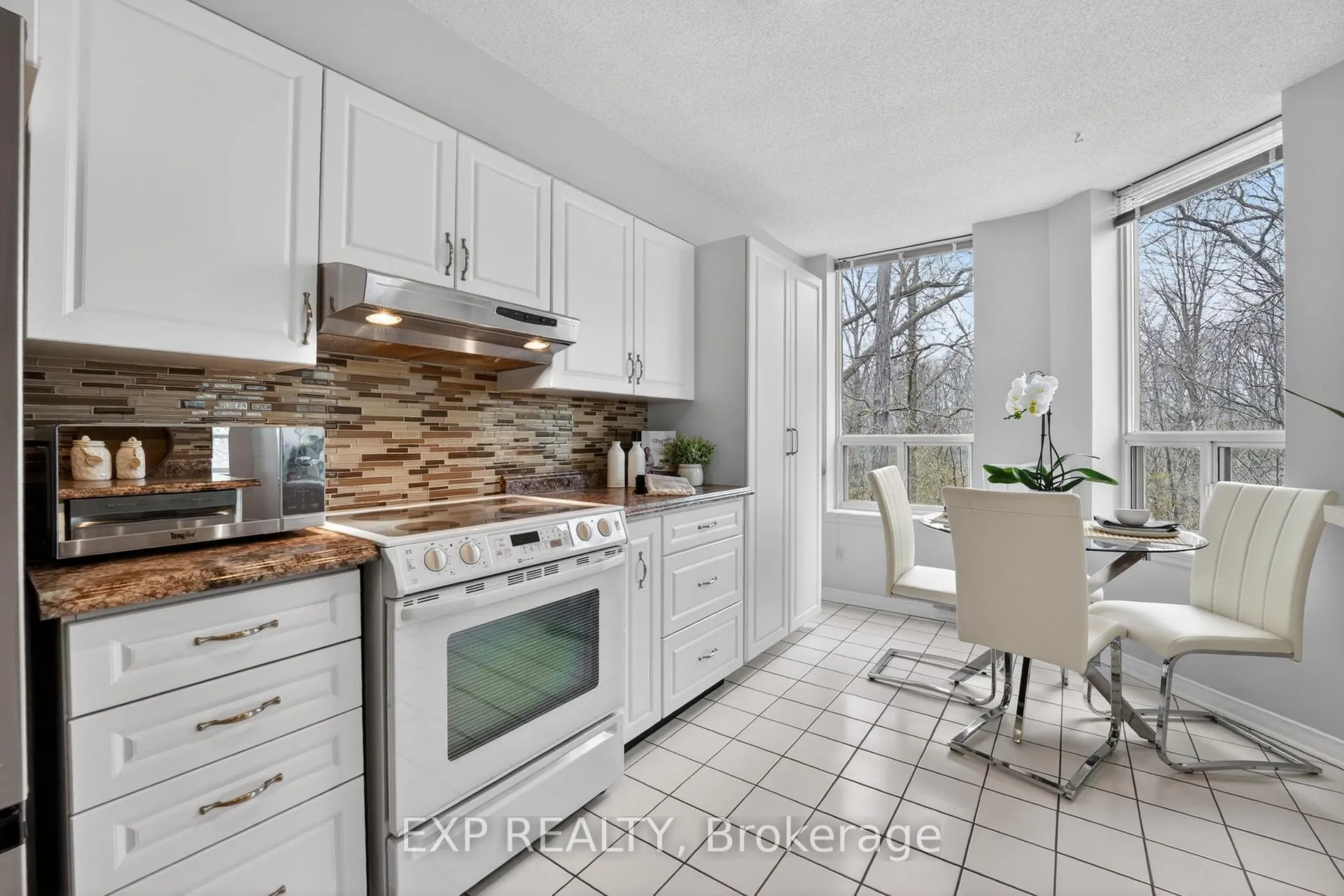 Photo 17 of Unit 301, 8111 Forest Glen Drive, Niagara Falls, Mt. Carmel — HOMEH