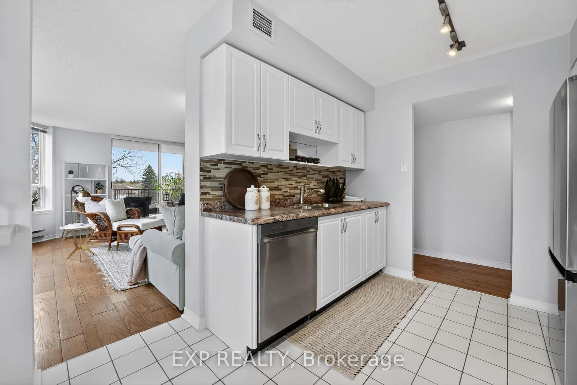 Photo 19 of Unit 301, 8111 Forest Glen Drive, Niagara Falls, Mt. Carmel — HOMEH