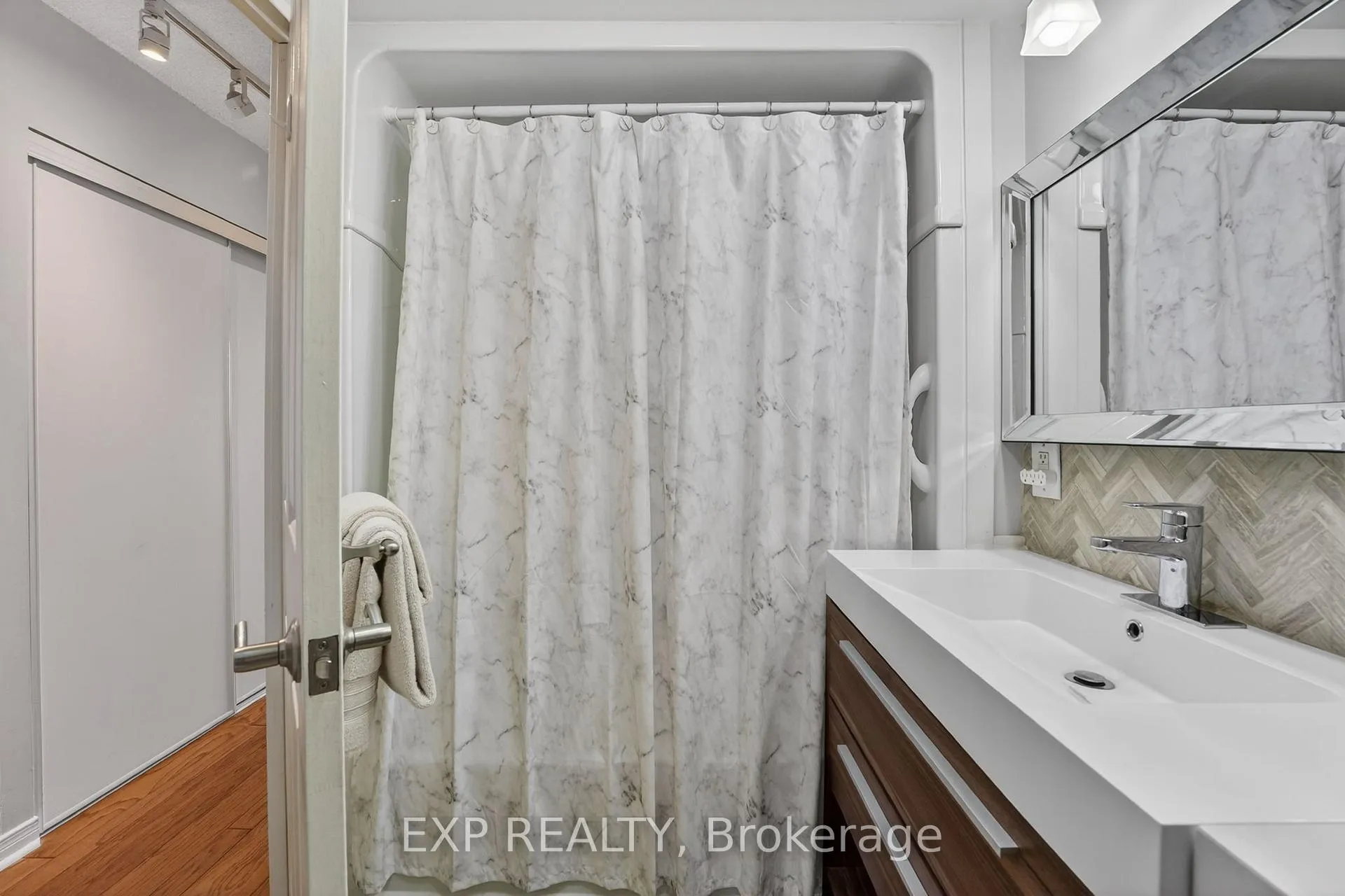 Photo 28 of Unit 301, 8111 Forest Glen Drive, Niagara Falls, Mt. Carmel — HOMEH