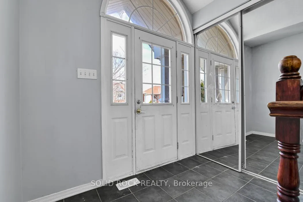 Photo 3 of 33 Boulder Way, Ottawa, Barrhaven - Longfields — HOMEH