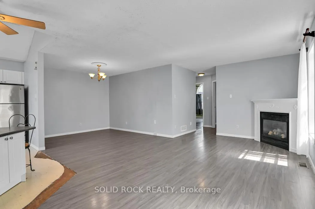 Photo 7 of 33 Boulder Way, Ottawa, Barrhaven - Longfields — HOMEH