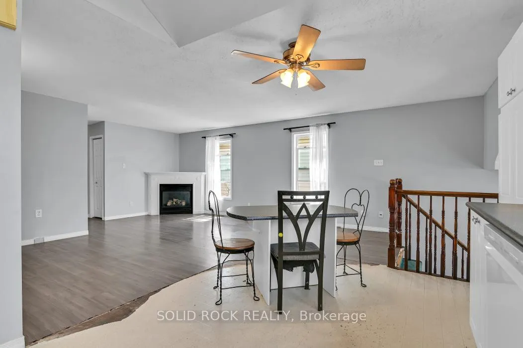 Photo 8 of 33 Boulder Way, Ottawa, Barrhaven - Longfields — HOMEH