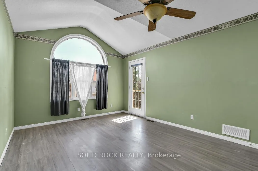 Photo 11 of 33 Boulder Way, Ottawa, Barrhaven - Longfields — HOMEH