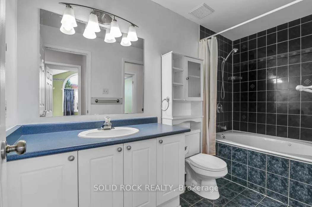 Photo 15 of 33 Boulder Way, Ottawa, Barrhaven - Longfields — HOMEH