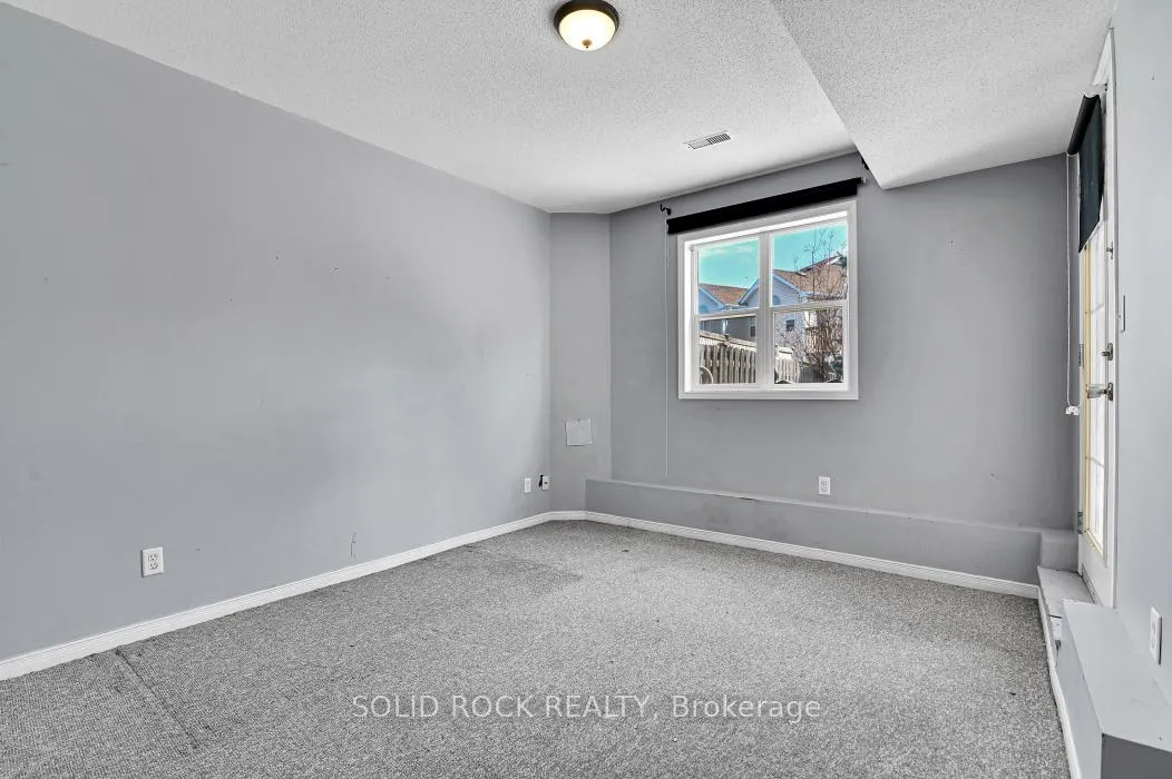 Photo 19 of 33 Boulder Way, Ottawa, Barrhaven - Longfields — HOMEH