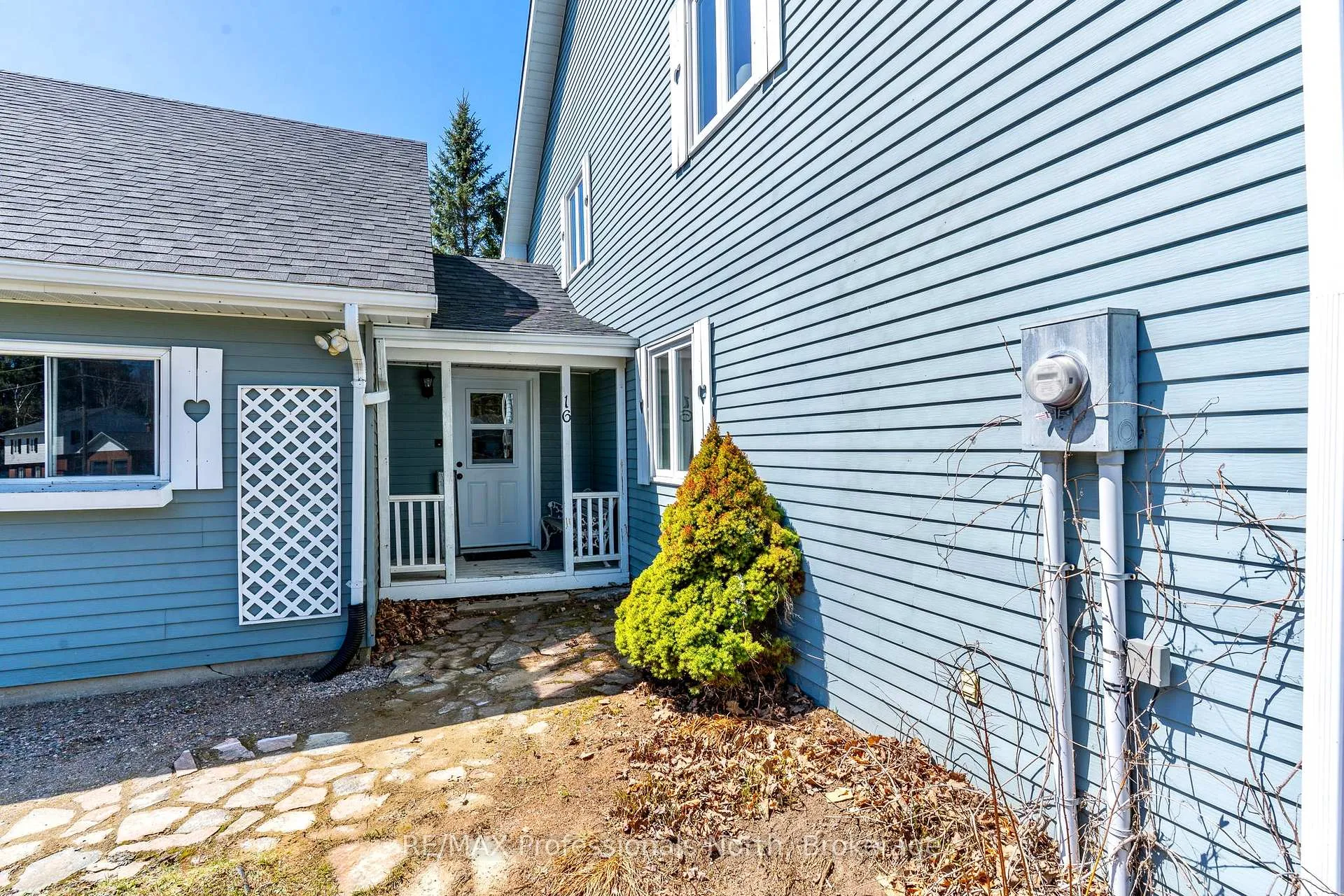 Photo 3 of 16 Highland Gate Boulevard, Minden Hills, Anson — HOMEH