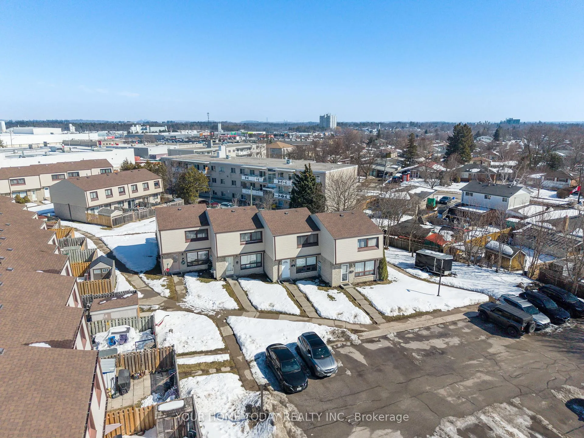 Photo 3 of Unit 29, 108 Sinclair Avenue, Halton Hills, Georgetown — HOMEH
