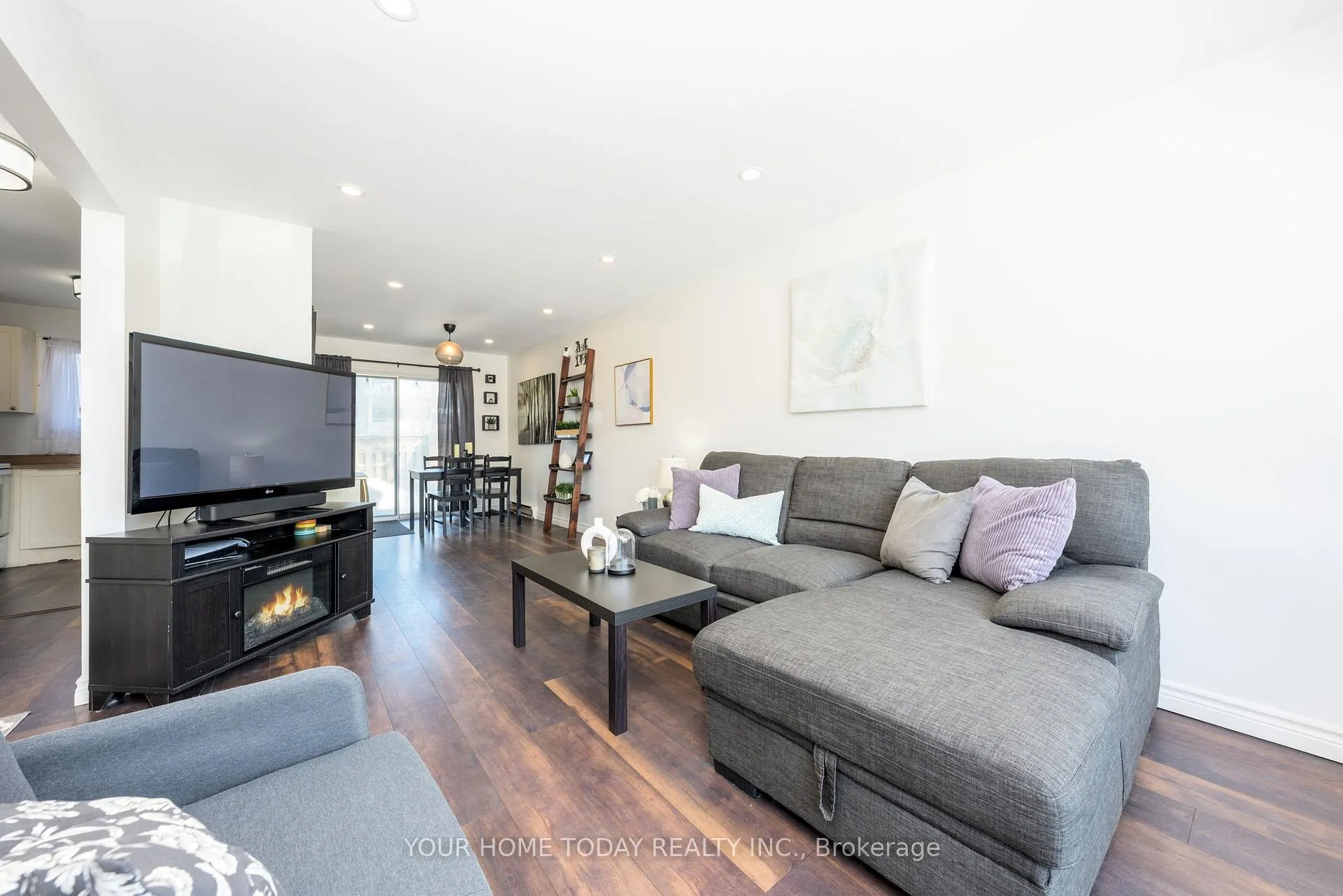 Photo 7 of Unit 29, 108 Sinclair Avenue, Halton Hills, Georgetown — HOMEH