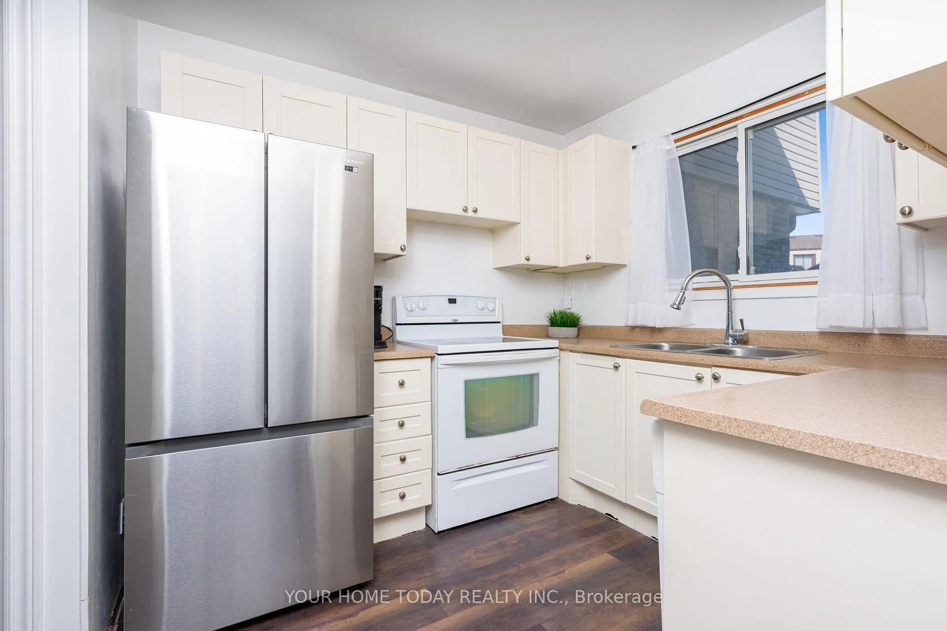 Photo 11 of Unit 29, 108 Sinclair Avenue, Halton Hills, Georgetown — HOMEH