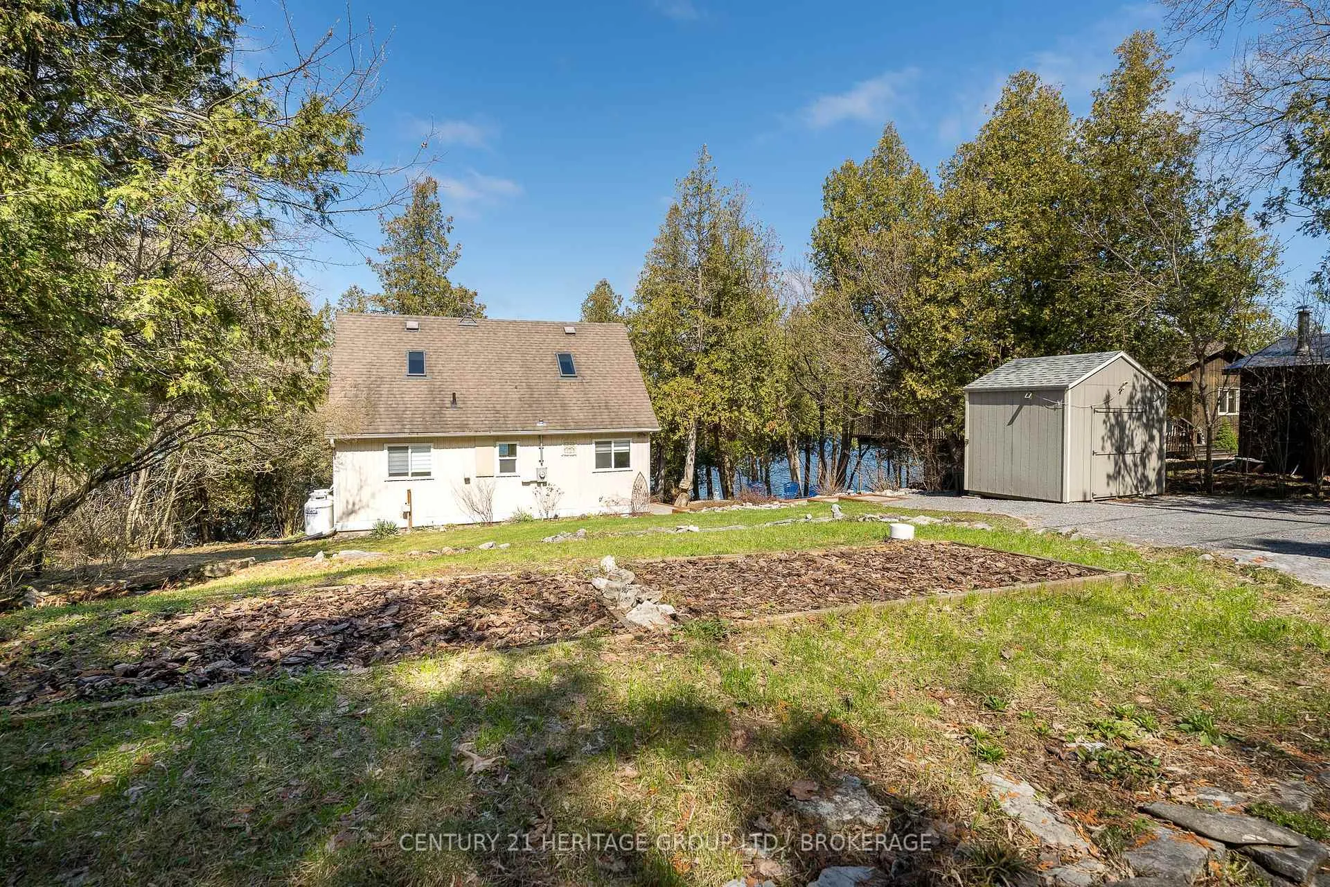 Photo 3 of 5064 Cedar Ridges Road, Frontenac, Frontenac South — HOMEH