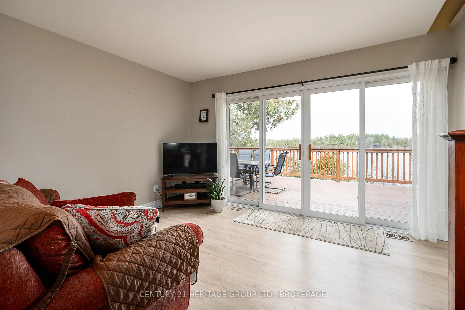 Photo 7 of 5064 Cedar Ridges Road, Frontenac, Frontenac South — HOMEH
