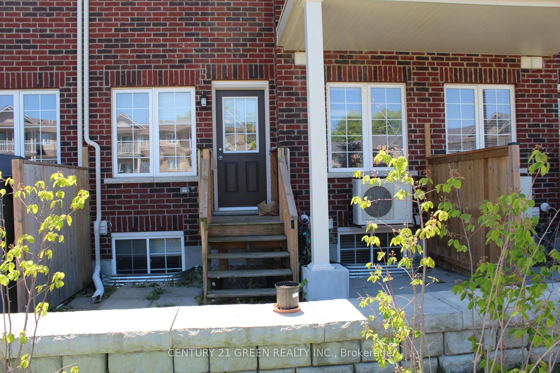 Photo 3 of Unit 32, 403 Westwood Drive, Kitchener — HOMEH