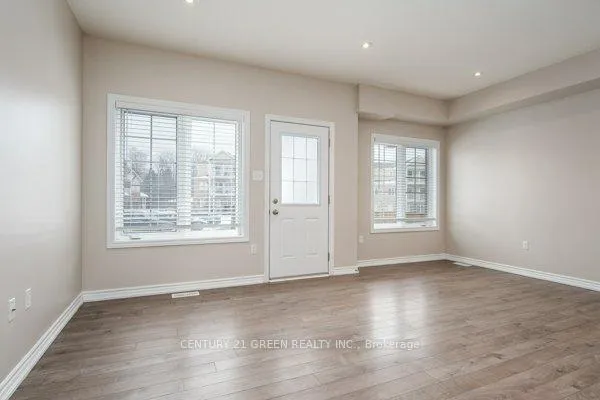 Photo 12 of Unit 32, 403 Westwood Drive, Kitchener — HOMEH