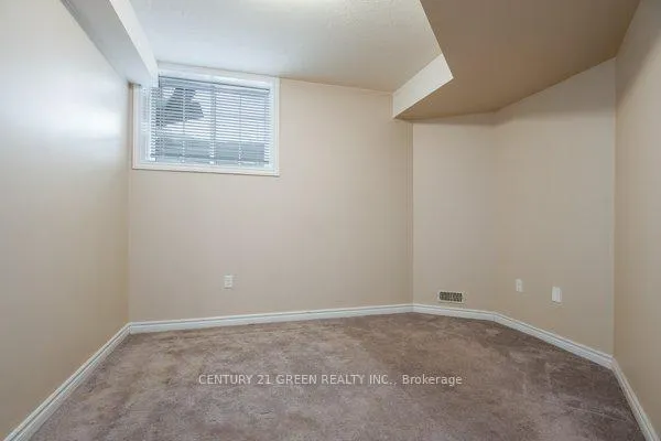 Photo 28 of Unit 32, 403 Westwood Drive, Kitchener — HOMEH