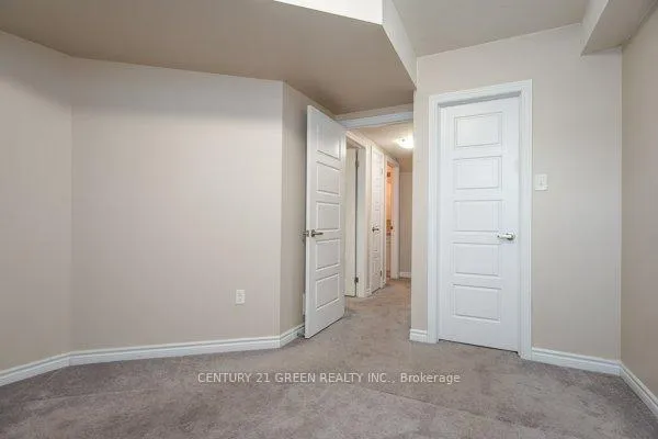 Photo 29 of Unit 32, 403 Westwood Drive, Kitchener — HOMEH
