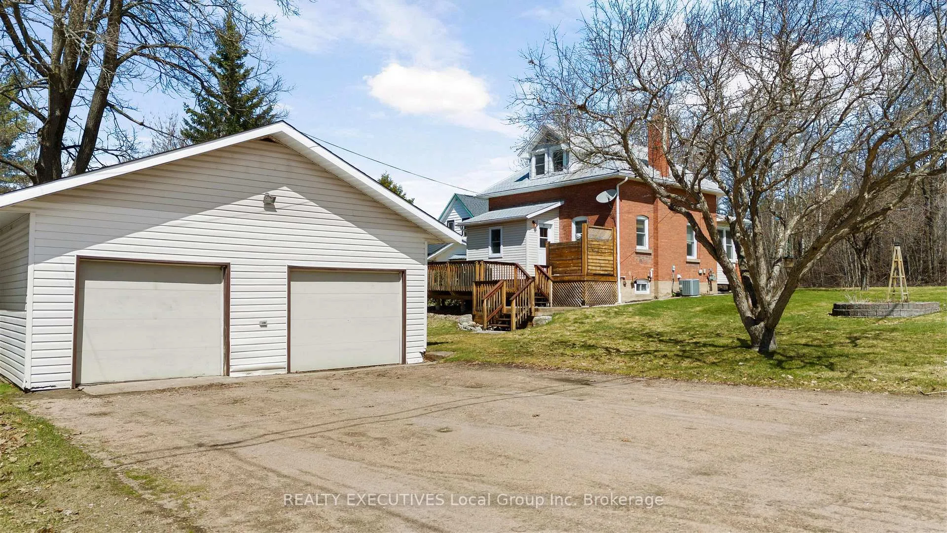 Photo 2 of 563 Main Street, Powassan — HOMEH