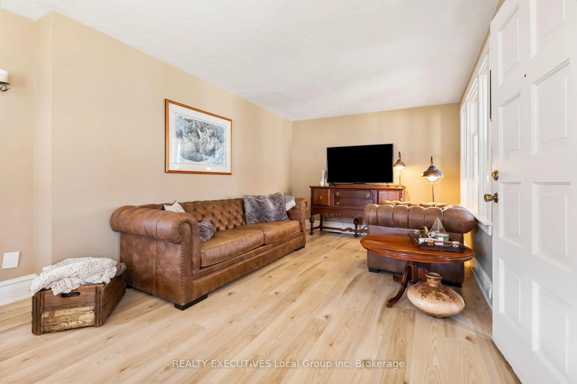 Photo 11 of 563 Main Street, Powassan — HOMEH
