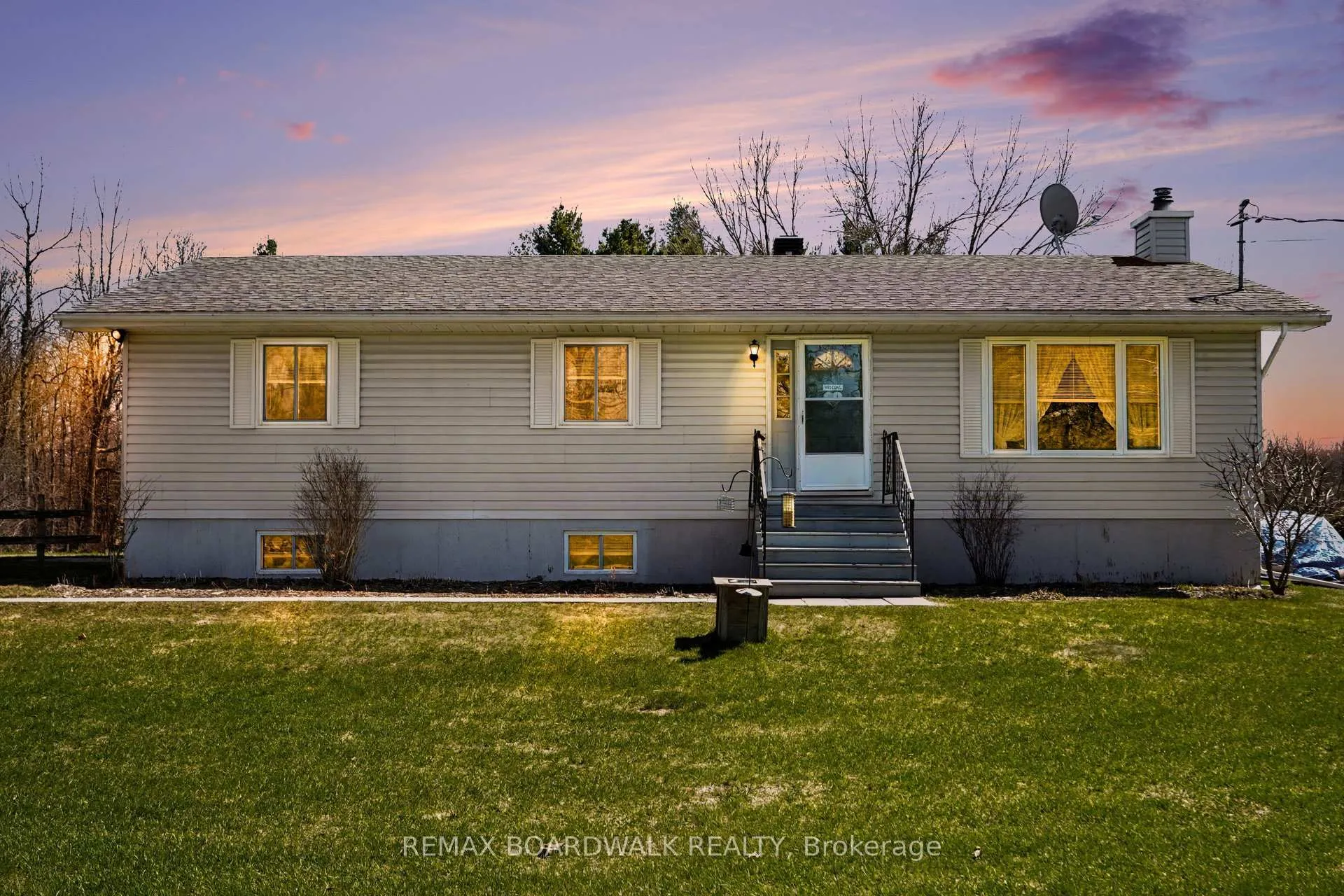 Photo 2 of 1283 Bathurst 5th Concession, Tay Valley, Bathurst/Burgess & Sherbrooke (Bathurst) Twp — HOMEH