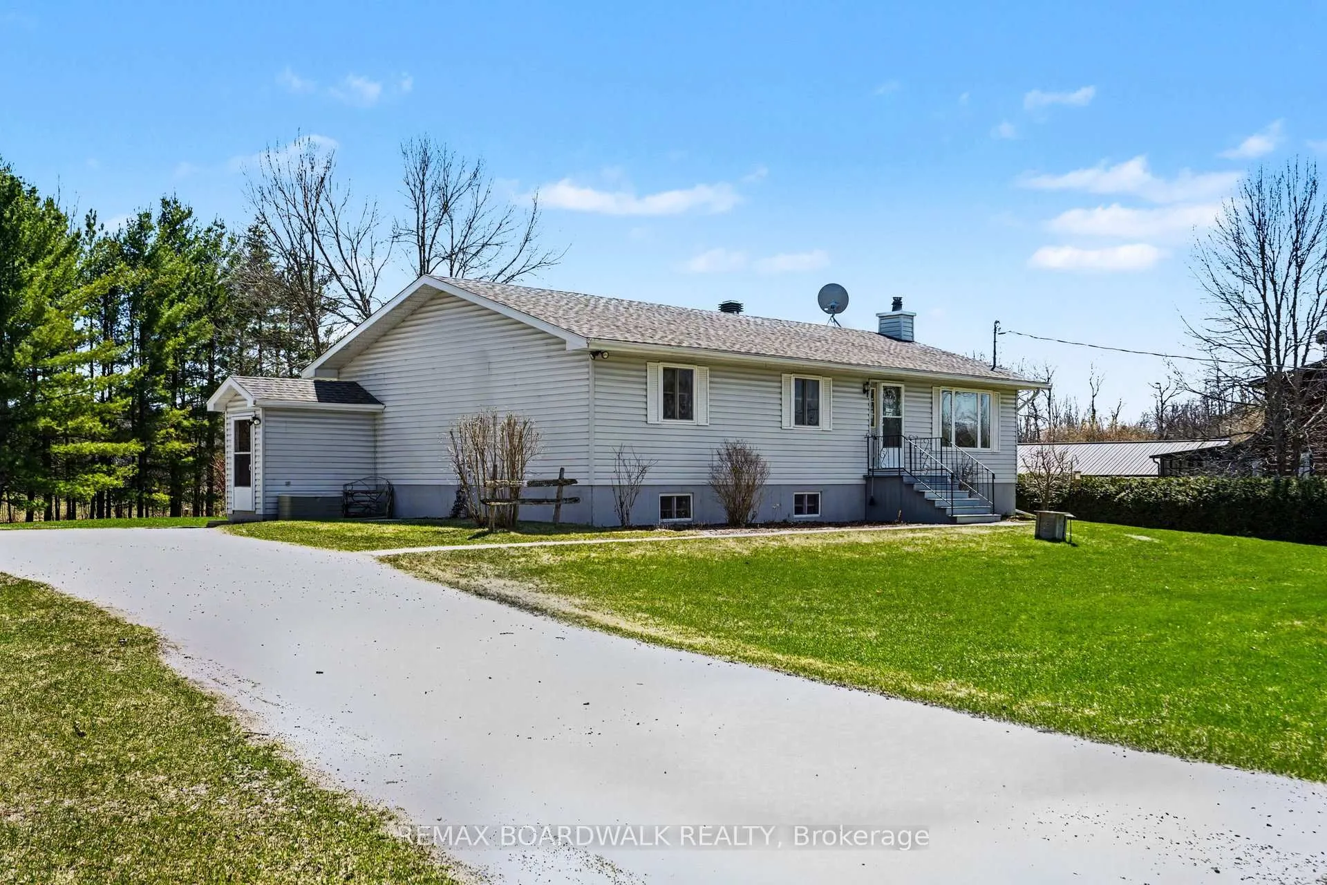 Photo 3 of 1283 Bathurst 5th Concession, Tay Valley, Bathurst/Burgess & Sherbrooke (Bathurst) Twp — HOMEH