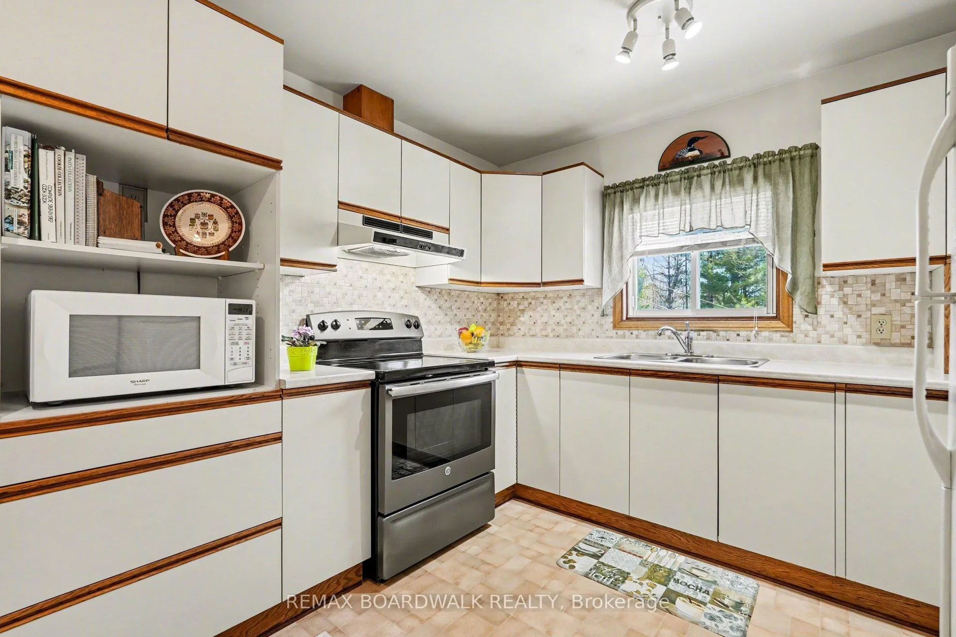 Photo 10 of 1283 Bathurst 5th Concession, Tay Valley, Bathurst/Burgess & Sherbrooke (Bathurst) Twp — HOMEH