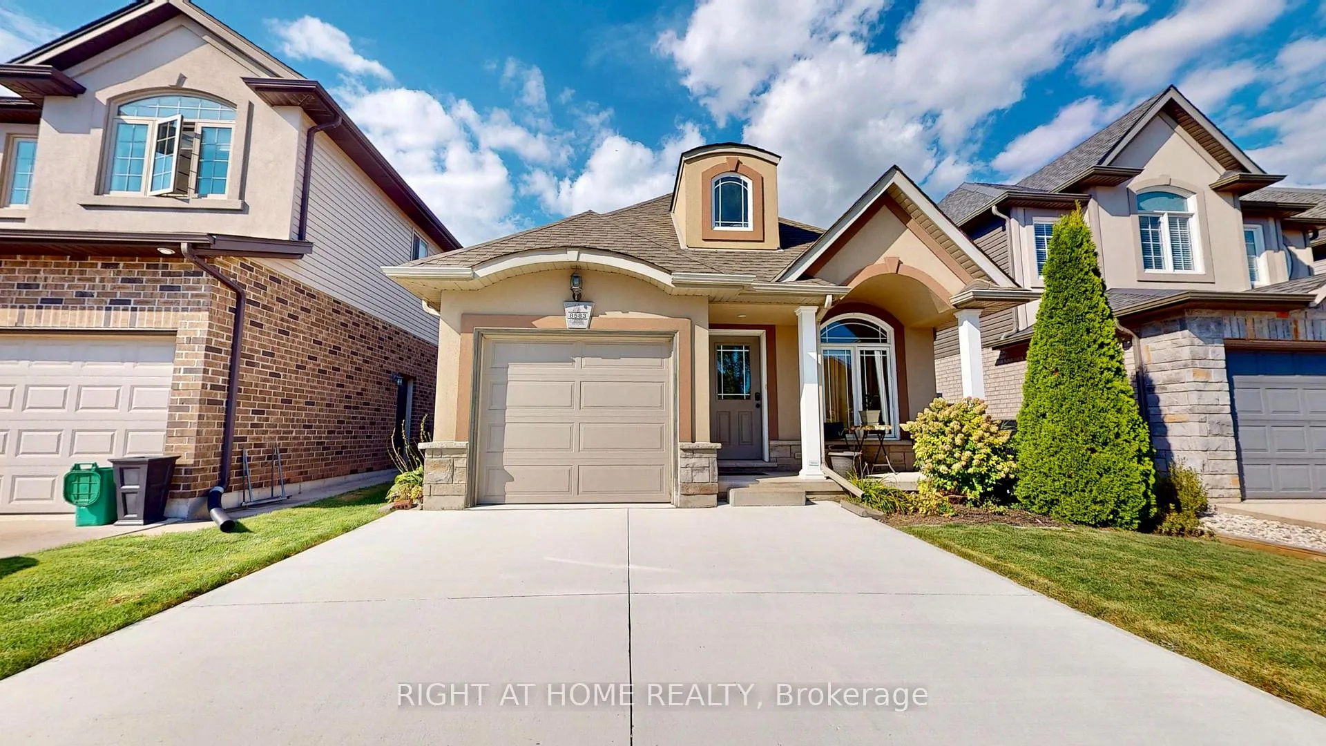 Photo 3 of 8583 Jennifer Crescent N, Niagara Falls, Forestview — HOMEH