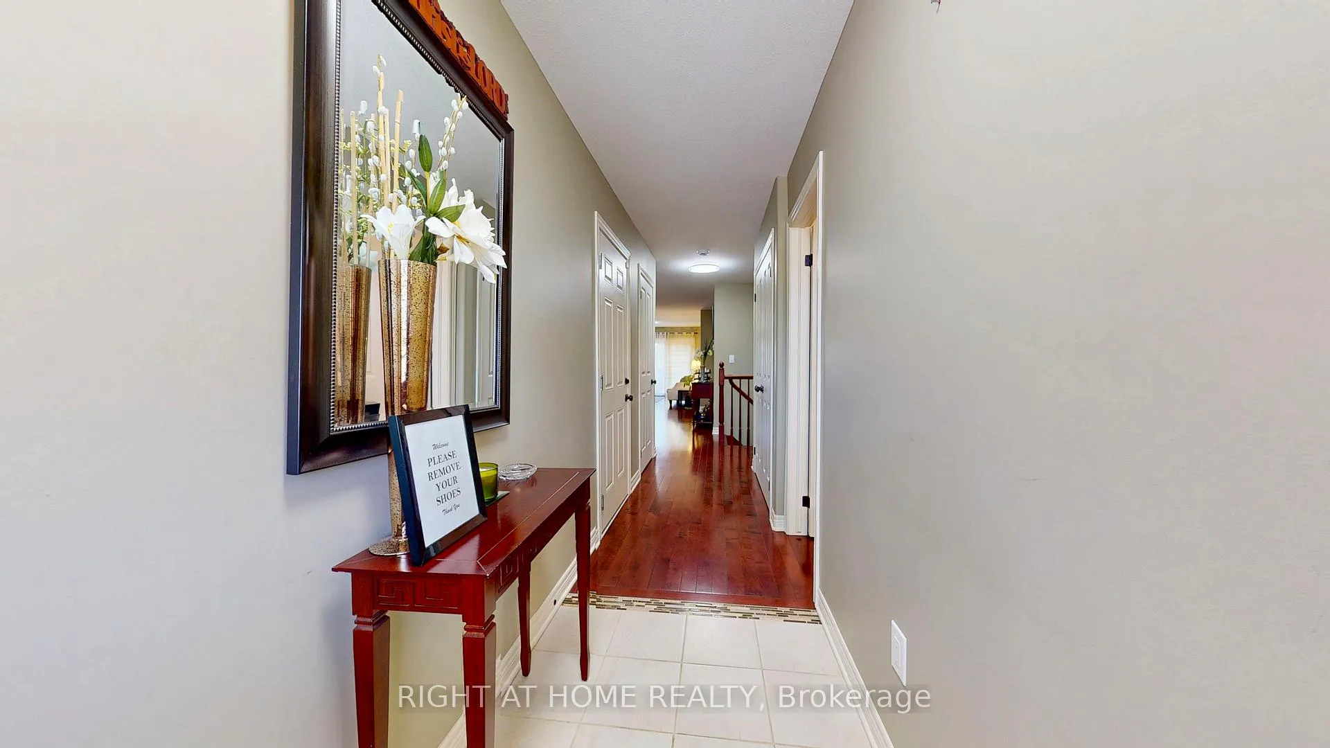 Photo 4 of 8583 Jennifer Crescent N, Niagara Falls, Forestview — HOMEH