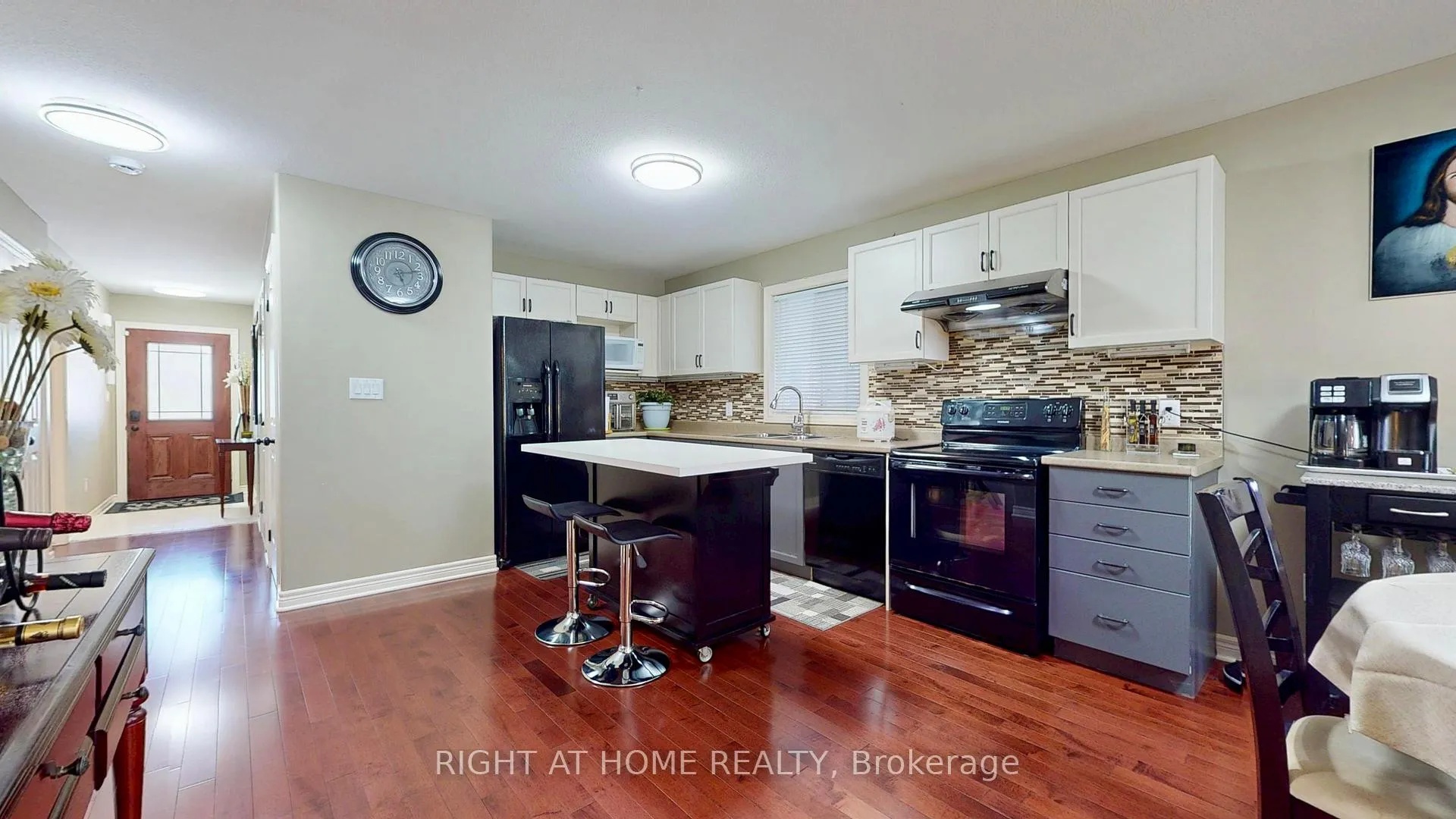 Photo 6 of 8583 Jennifer Crescent N, Niagara Falls, Forestview — HOMEH