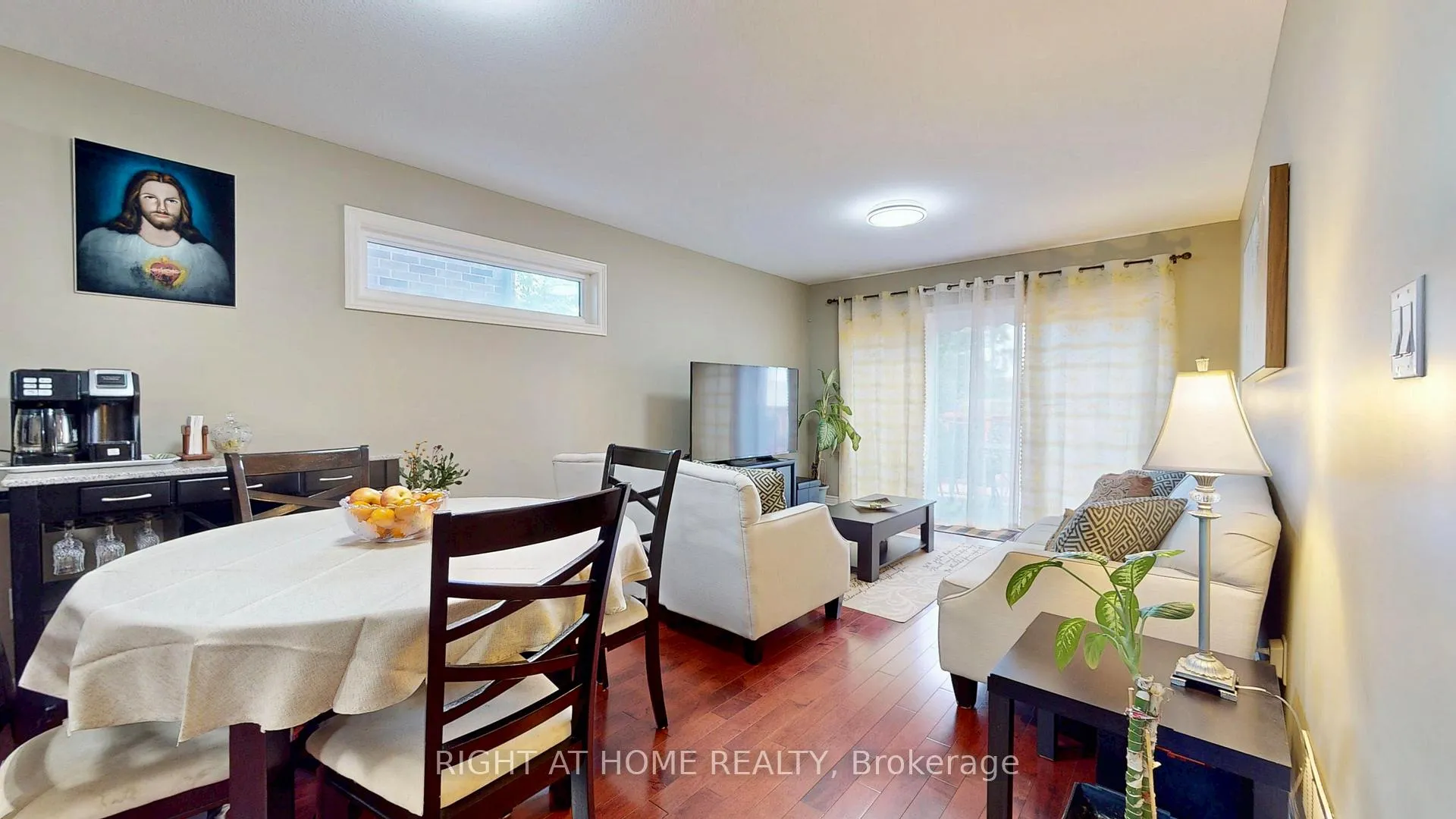 Photo 7 of 8583 Jennifer Crescent N, Niagara Falls, Forestview — HOMEH