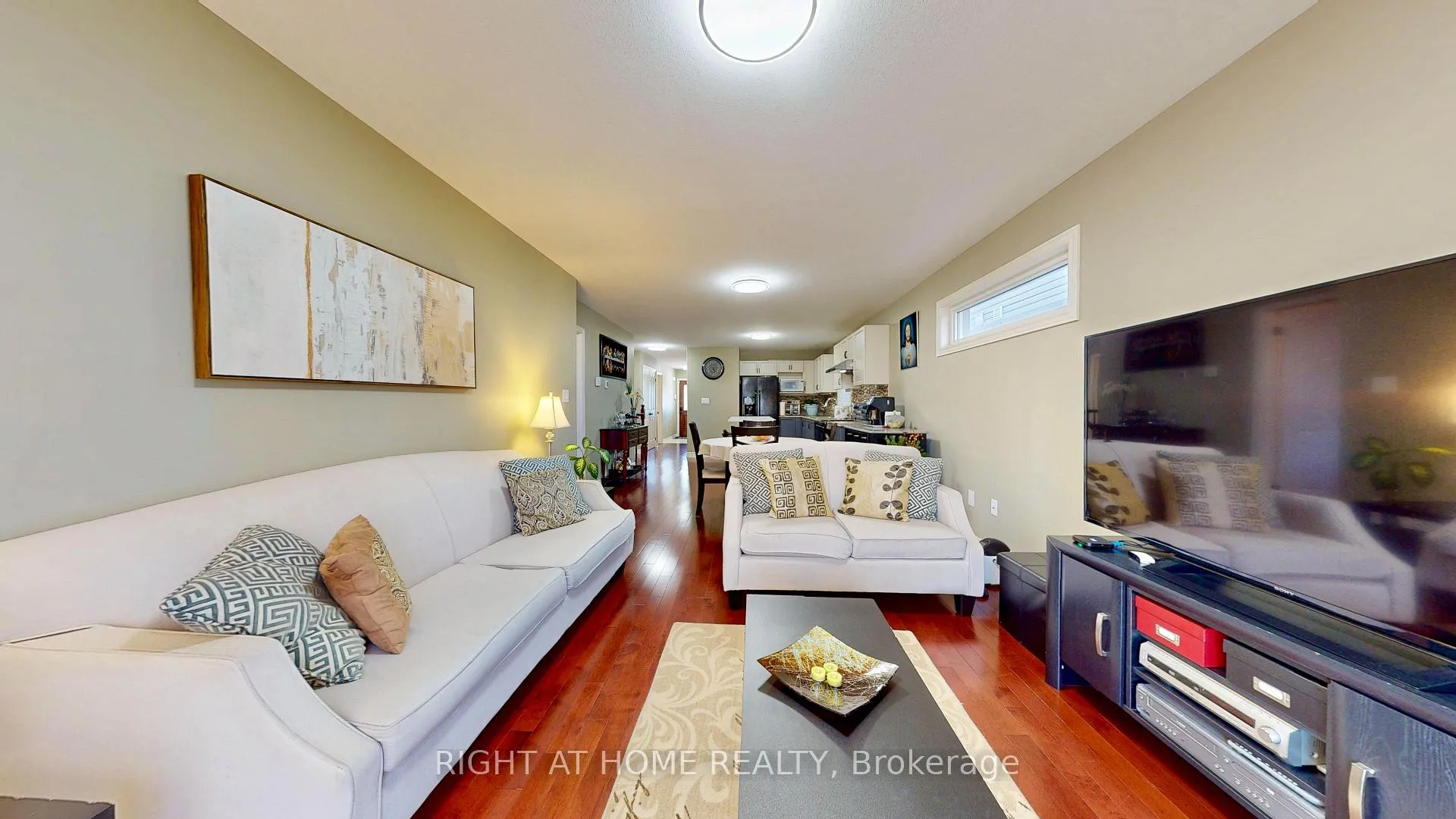 Photo 10 of 8583 Jennifer Crescent N, Niagara Falls, Forestview — HOMEH