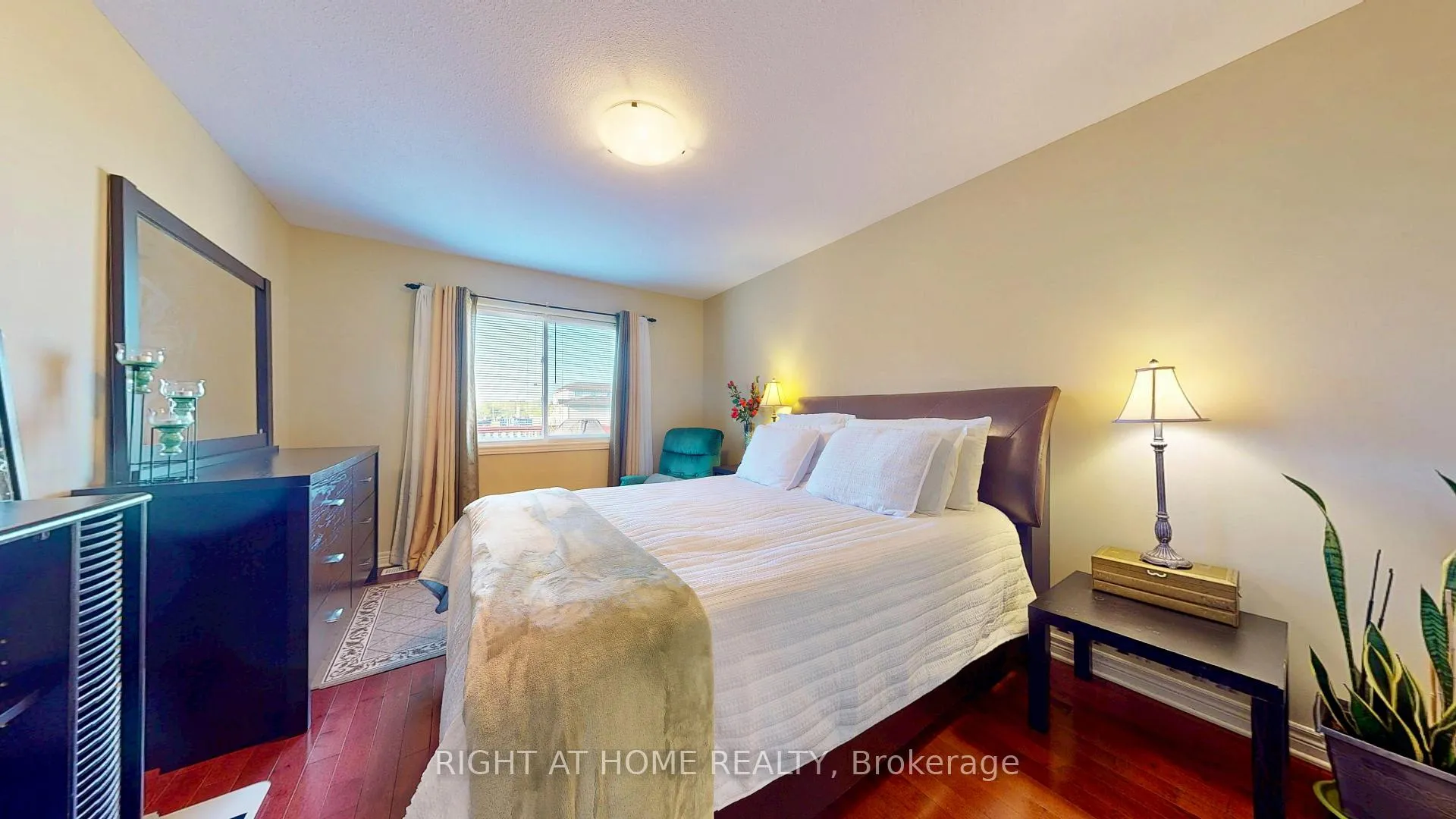 Photo 13 of 8583 Jennifer Crescent N, Niagara Falls, Forestview — HOMEH