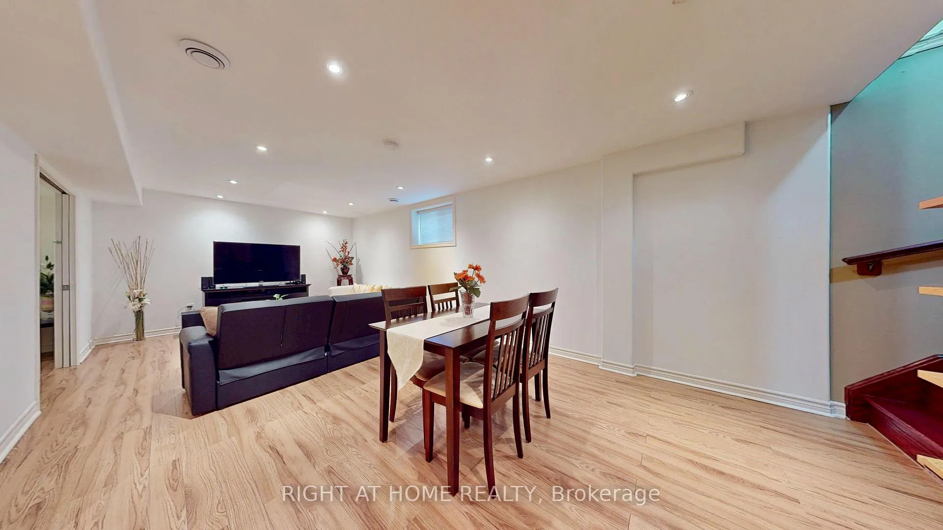 Photo 19 of 8583 Jennifer Crescent N, Niagara Falls, Forestview — HOMEH