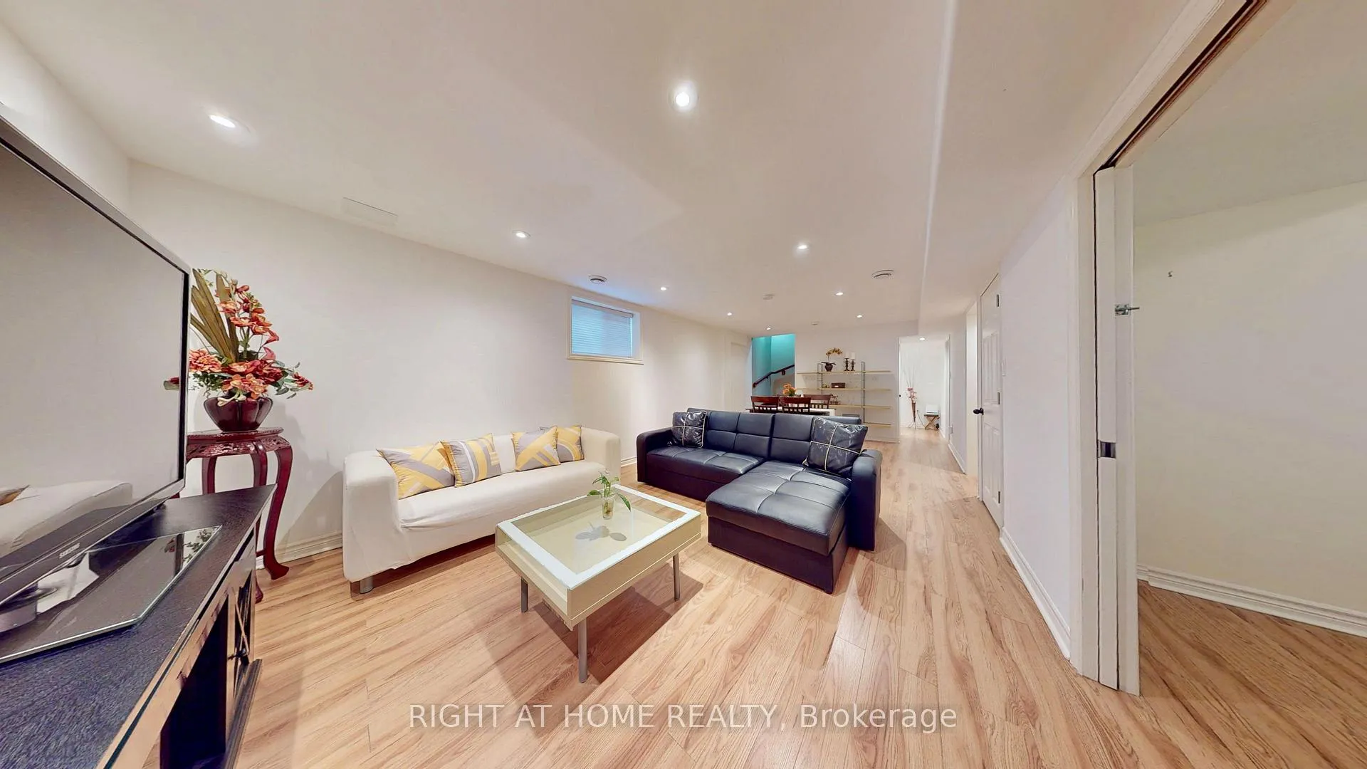Photo 20 of 8583 Jennifer Crescent N, Niagara Falls, Forestview — HOMEH