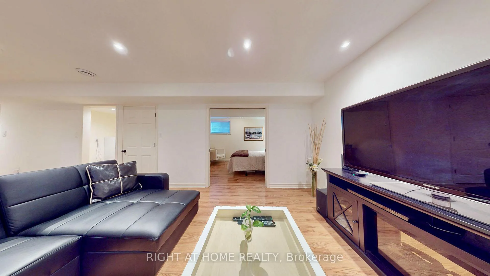 Photo 21 of 8583 Jennifer Crescent N, Niagara Falls, Forestview — HOMEH