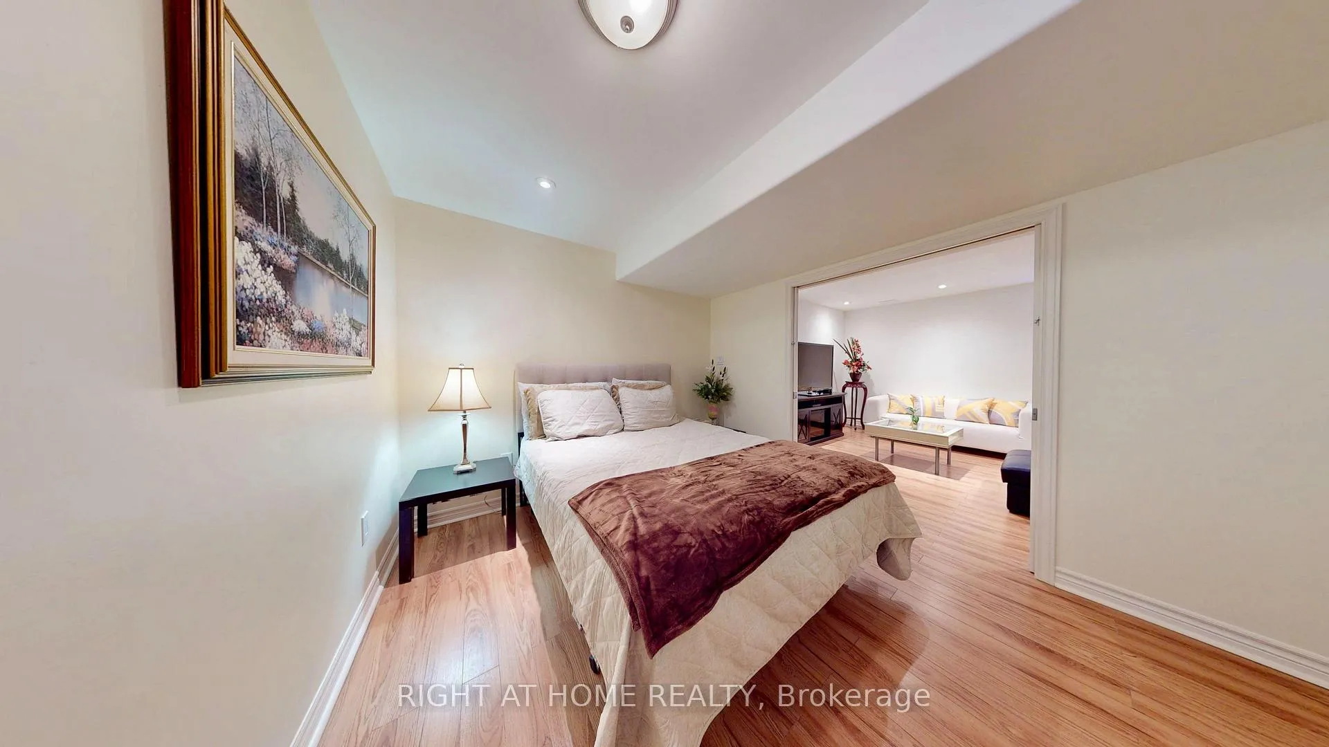 Photo 23 of 8583 Jennifer Crescent N, Niagara Falls, Forestview — HOMEH