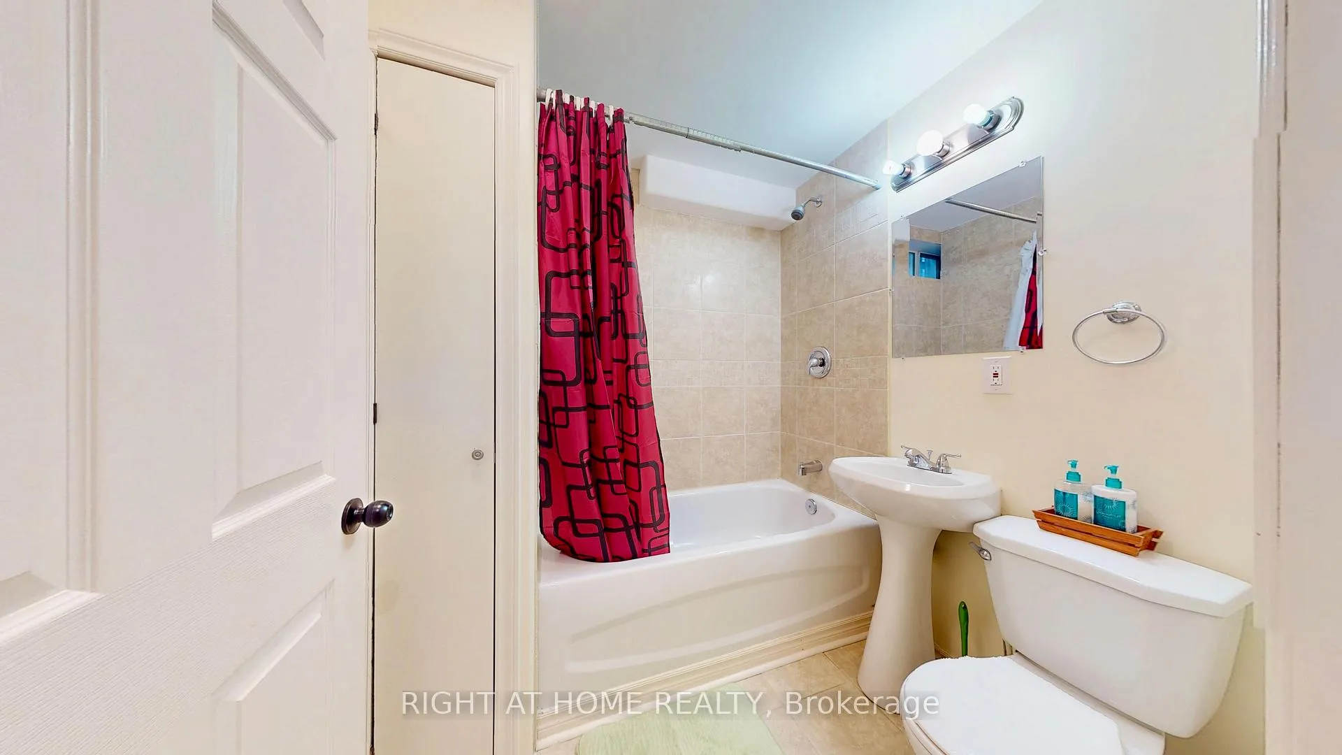 Photo 32 of 8583 Jennifer Crescent N, Niagara Falls, Forestview — HOMEH